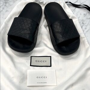 Gucci Black Sandals Minimalist Design